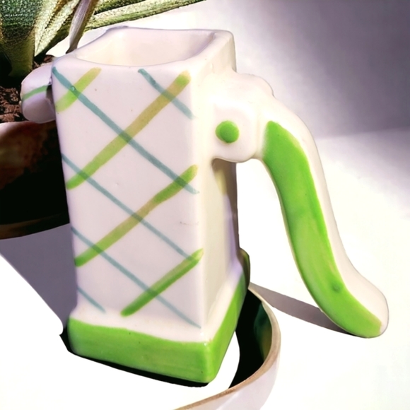 Mini ceramic water pump planter, spring home decor, Easter Home decor - Picture 6 of 7